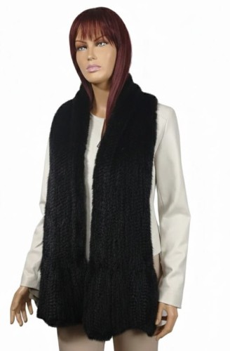 czarny szalik pleciony z futra norki falbaniasty dół 1.jpg