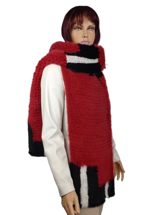 szal pleciony z futra norki kolory czerwony parys furs 2.jpeg