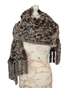 Piękny, duży szal z futra królika REX z kieszonkami