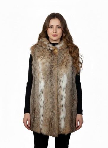 dziki kot z kapturem modelka.jpg