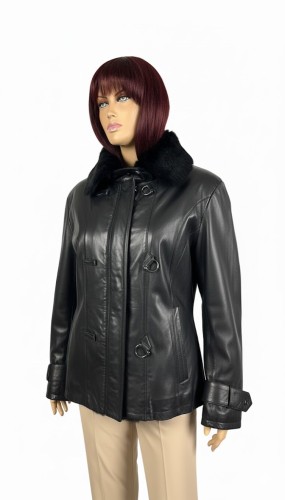 Czarna kurtka skórzana damska z podszewką i futerkiem
