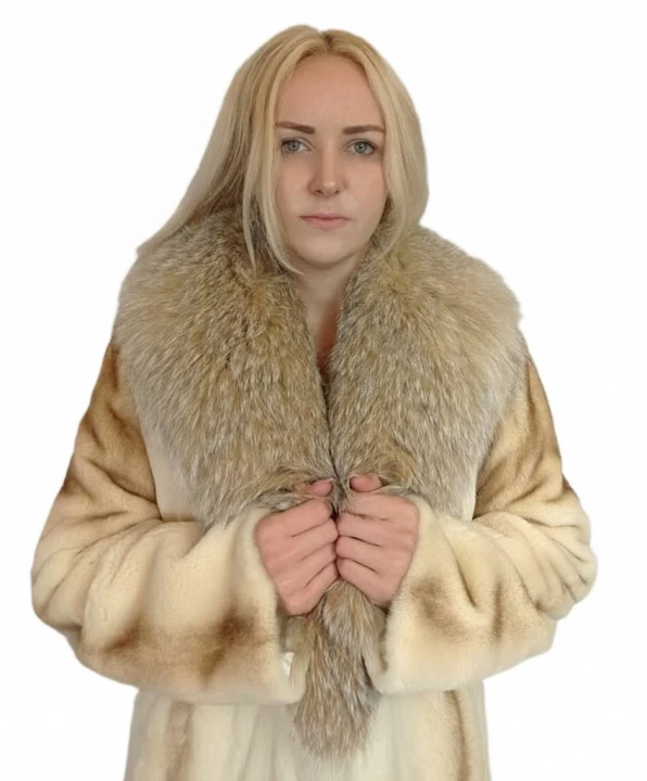 Długi płaszcz z futra naturalnego Kamelia parys furs1.JPG