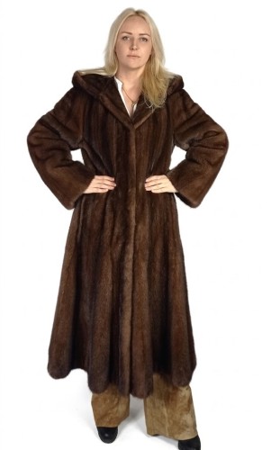 futro damskie norki parys furs moda klasyczne futro damskie.jpg