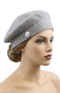 Elegancki beret z dzianiny