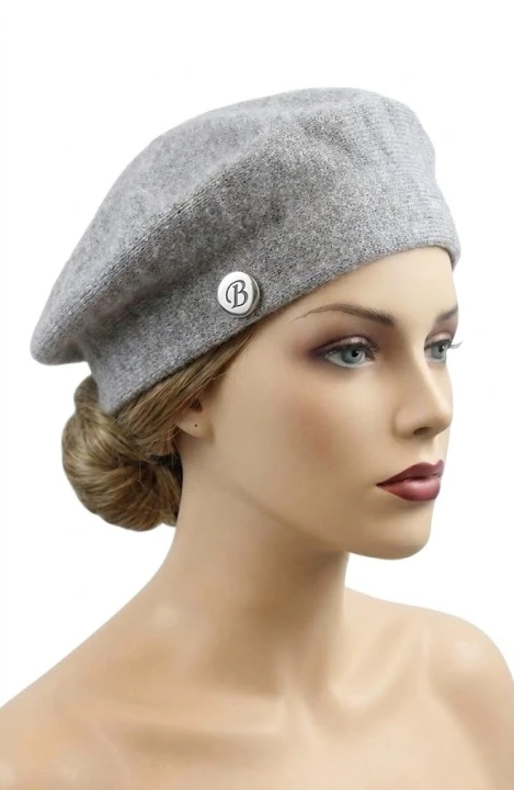 Elegancki beret z dzianiny.jpg
