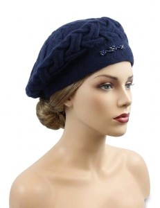 Beret ciemnogranatowy z koralikami