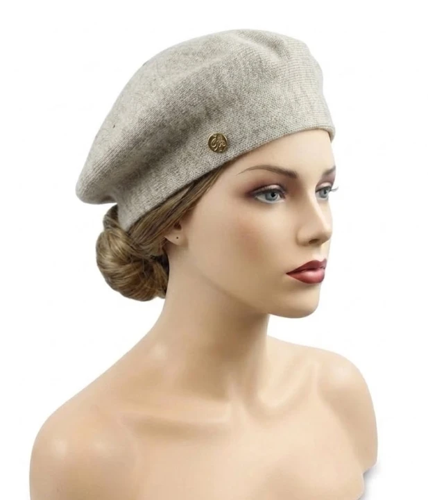 Beret z dzianiny beżowy melanż.jpg