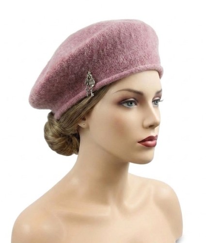 Wełniany beret damski z ozdobą różowy.jpg