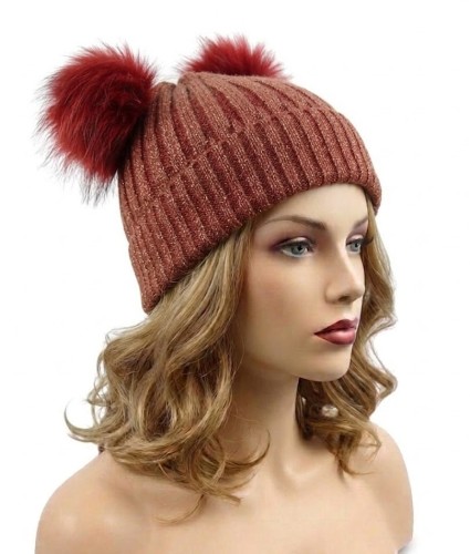 Capka czerwona miky.jpg