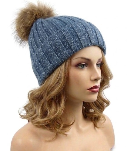 Czapka zimowa z pomponem z naturalnego futra .jpg