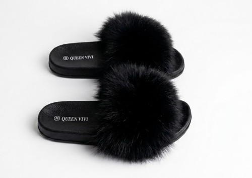 klapki czarne z lisa.jpg