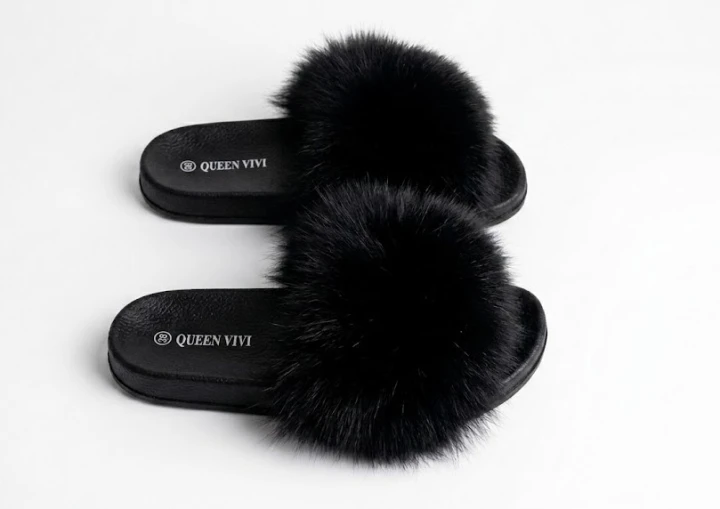 klapki czarne z lisa.jpg