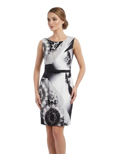 Elegancka sukienka bez rękawów w kwiatowy wzór