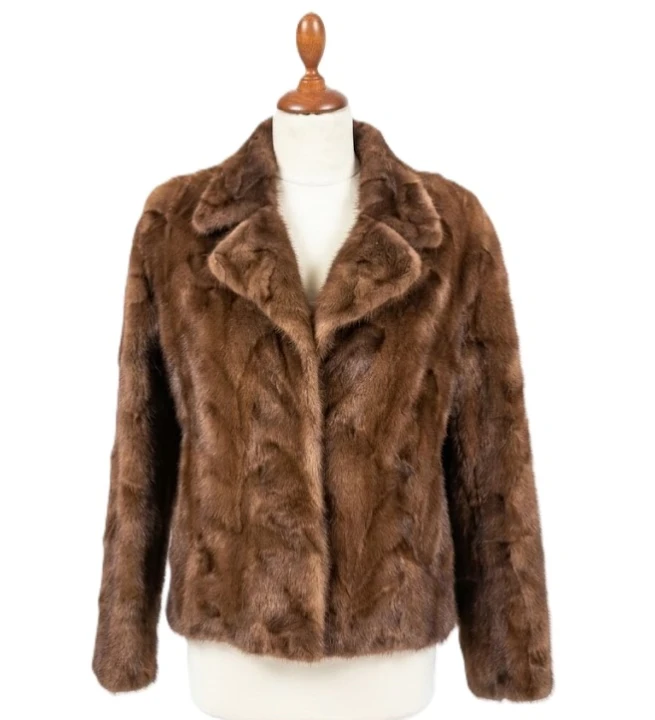 Krótkie futro z norek Parys Furs model Simpi – eleganckie naturalne futro damskie w klasycznym kroju.jpg