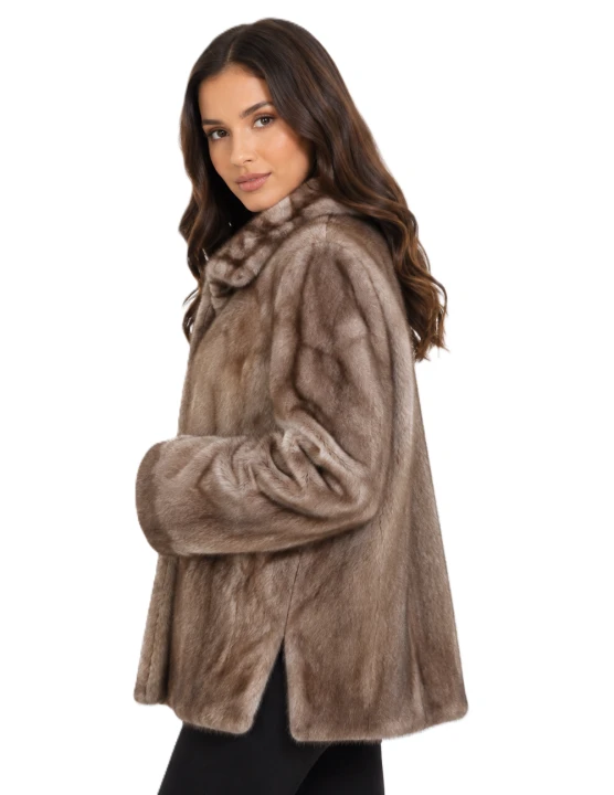 futro damskie norki kurtka z futra Parys Furs producent luksusowe futra naturalne rozcięcia.png