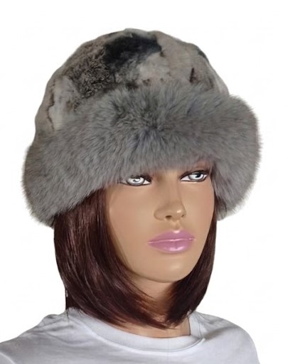 capka z futra królika rex z obszyciem z futra lisa elegancka Parys Furs.jpg