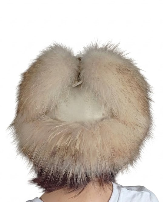 papacha lis biała futro naturalne Parys Furs damska odzież luksusowa czapka tył wiązana.png