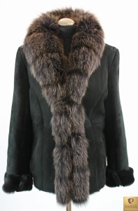 Kożuch Damski z obszyciem z lisa.