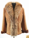 Kożuch damski z obszyciem z lisa.