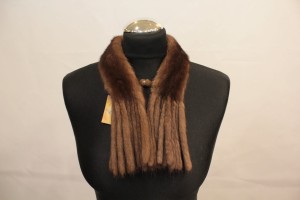 szal dekoracyjny z norki
