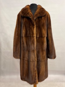 Kurtka grzbiety norcze