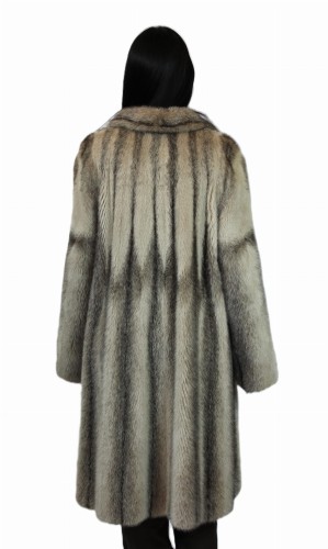 plaszczz-norka-grzbiety-tyl-parys- furs.JPG