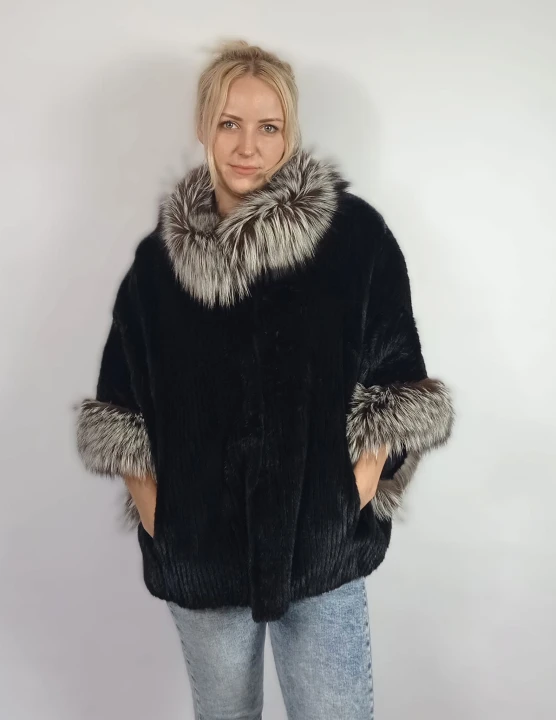 Peleryna-futro-orek-Parys-Furs-widkok z przodu.jpg