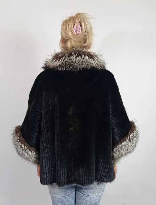Peleryna-futro-orek-Parys-Furs-widkok z tyłu.jpg