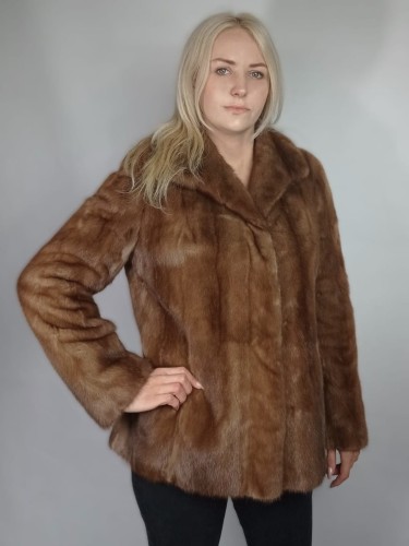 rosta kurtka grzbiety norcze.jpg