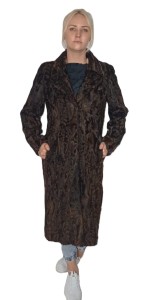 Płaszcz z karakuła w kolorze czekoladowym – model Simpi