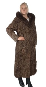 Płaszcz naturalne futro z karakuł Model KAJA z kapturem
