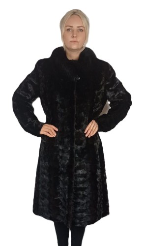 Płaszcz główki norcze. kołnież obszycie z lisa. Model Simpi L3.jpg