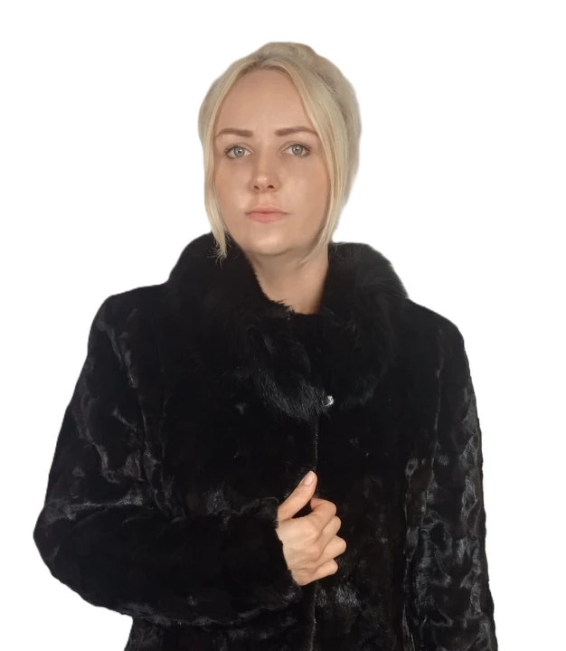 Płaszcz główki norcze. kołnież obszycie z lisa. Model Simpi L4.jpg