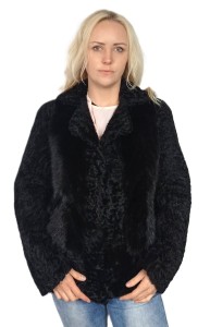 Naturalne futro norki w głębokiej czerni