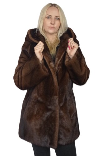 kurtka z futra z kapturem Model Anda mink male parys furs.jpg