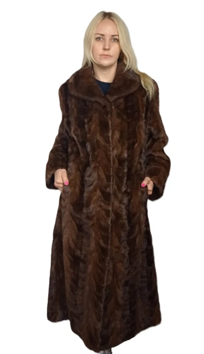 Futro z norek Kaja B plus CK Parys Furs.jpg