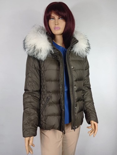 Kurtka puchowa Zora oliwkowa z białym futrem parys furs 1.jpg
