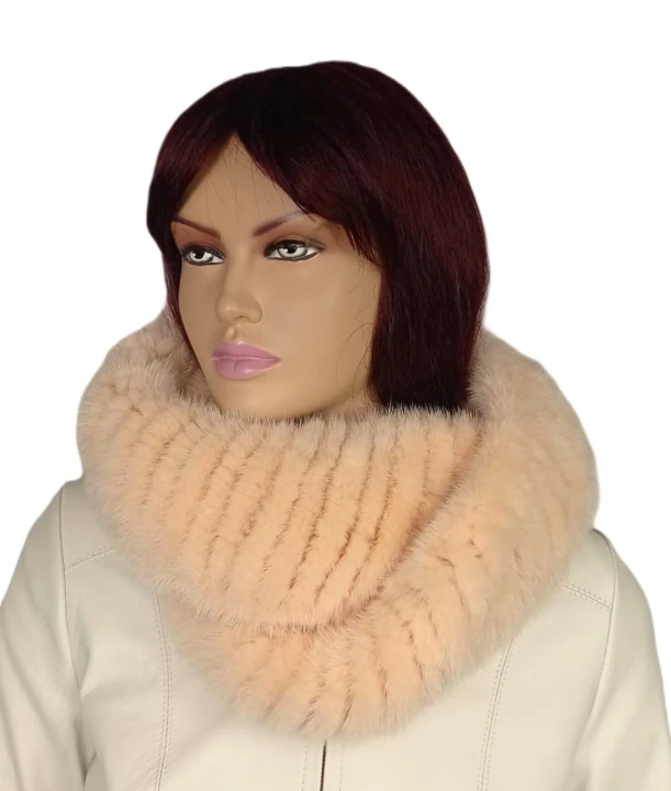 szal komin z futra norki kolor brzoskwiniowy parys furs 1.jpg