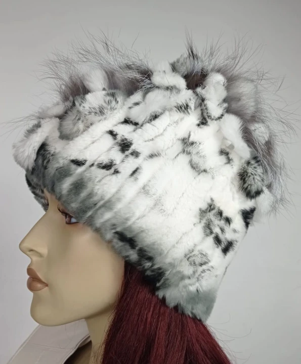 czapka z królika rex parys furs kolor biały w czarne centki 3.jpg