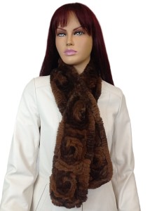 Szalik z futra królika Rex. Różyczki